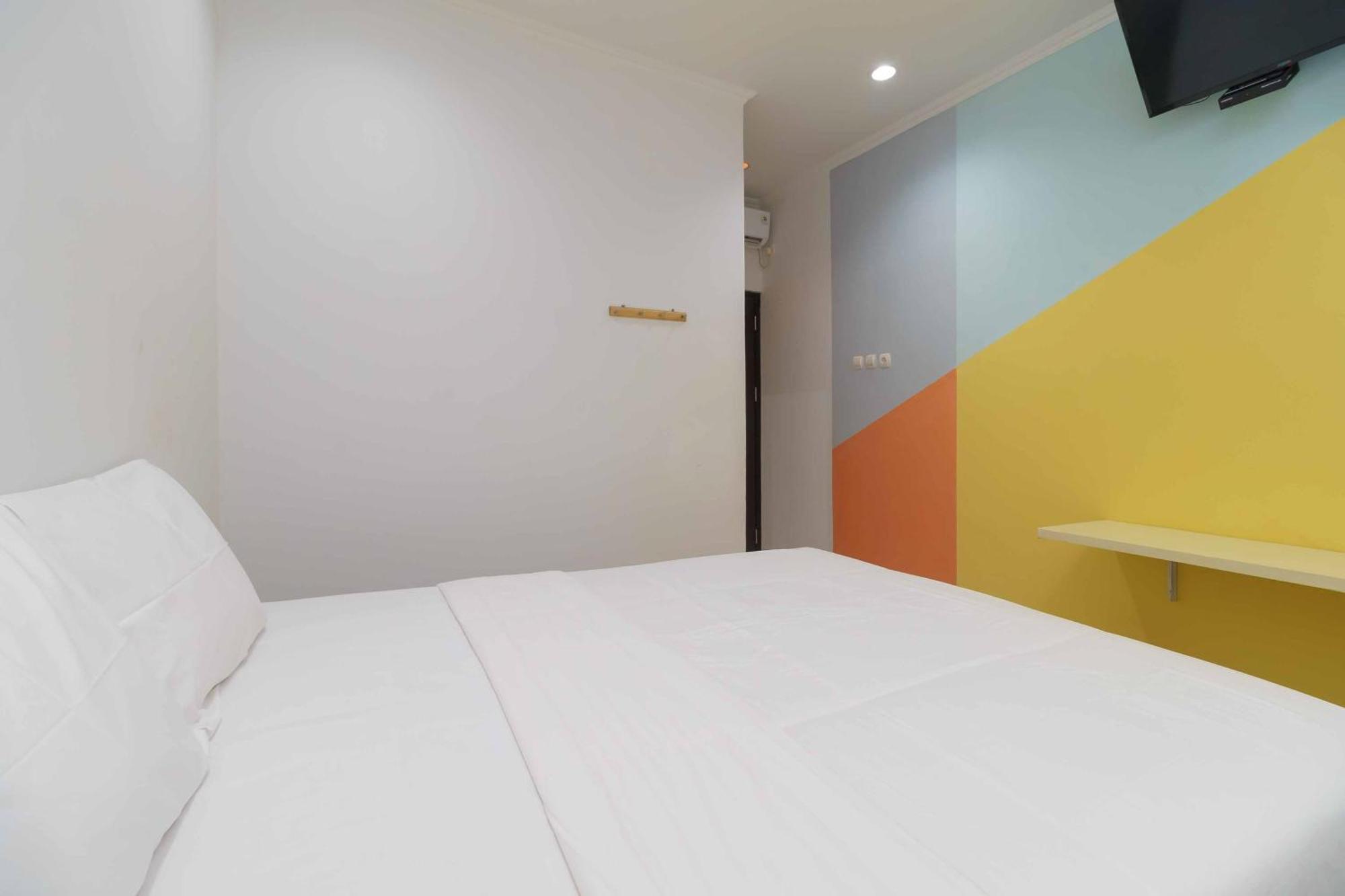 فندق Reddoorz At Taman Galaxy بيكاسي المظهر الخارجي الصورة