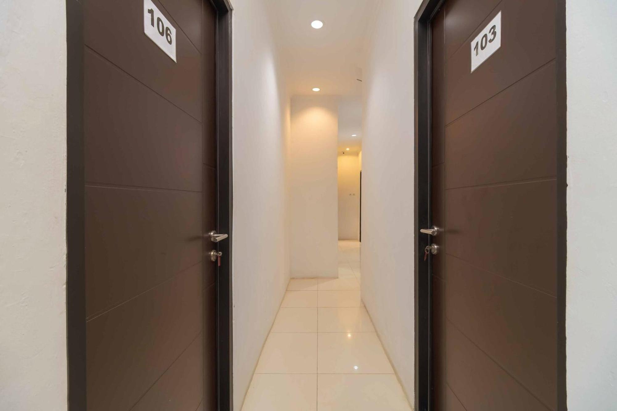 فندق Reddoorz At Taman Galaxy بيكاسي المظهر الخارجي الصورة